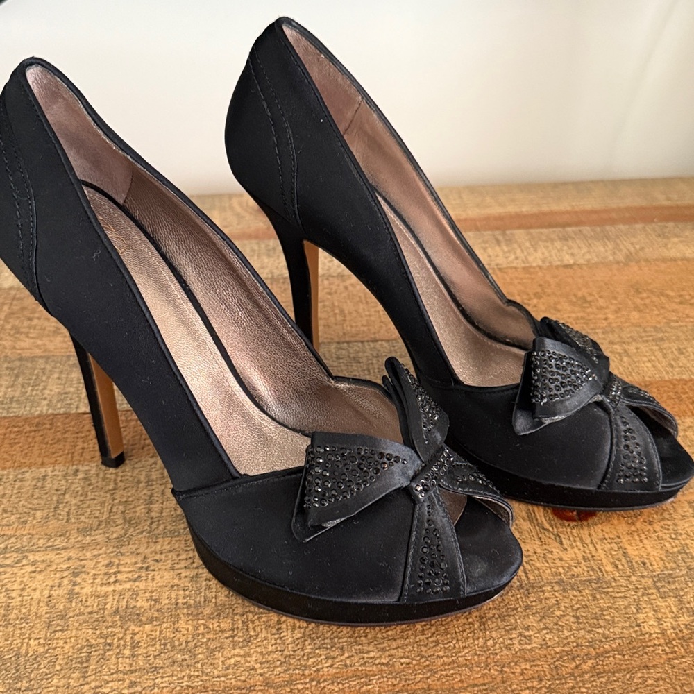 Elegant Black Satin Peep-Toe Heels with Rhinestone Bow Accent